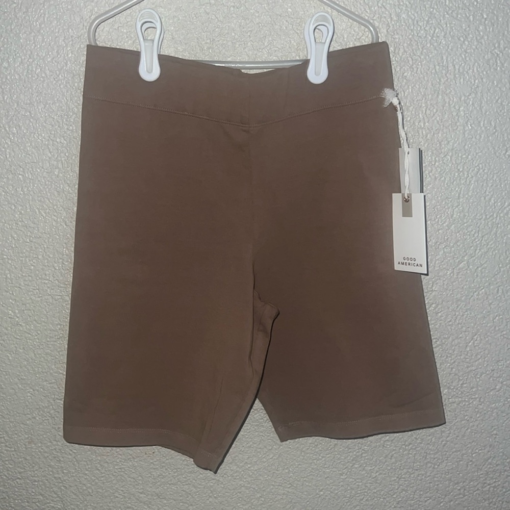 Good American Tan biker shorts